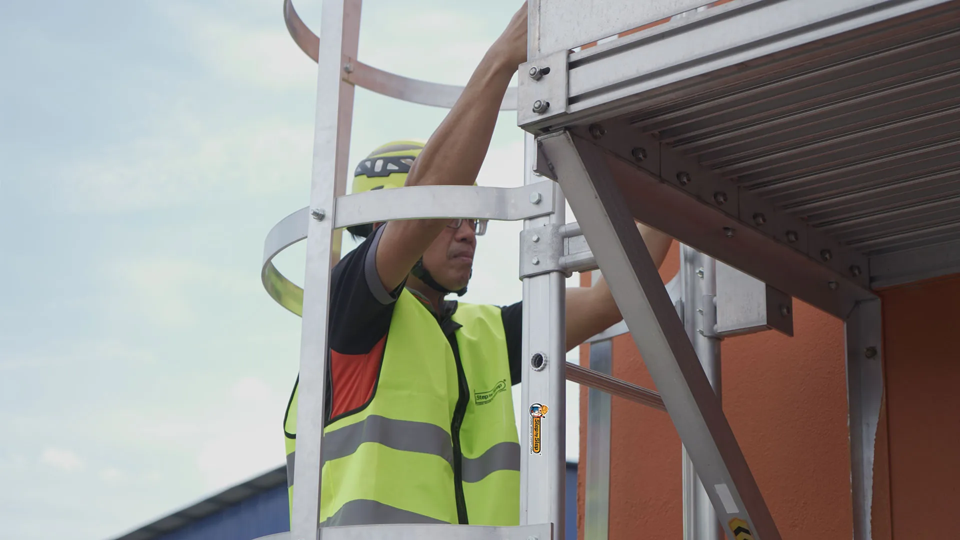 Technician with Aluminium Cat Ladder Technician with Aluminium Cat Ladder