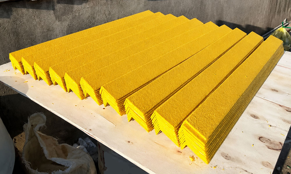 Fiberglass Nosing Fiberglass Nosing